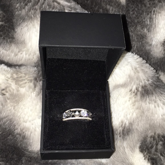 Nightmare before Christmas Jeulia ring - Picture 2 of 4